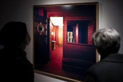 Enlarge image 1 on 8, modal window