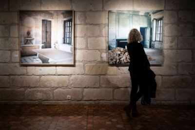 Enlarge image 2 on 8, modal window