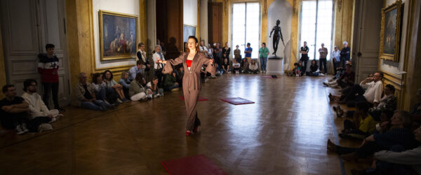Performance de la danseuse et chorégraphe Léa Carlosema au Musée des Beaux-Arts lors des Journées européennes du patrimoine à Tours samedi 21 septembre 2024.