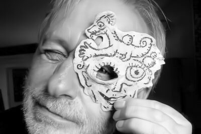 Enlarge image 6 on 20, modal window