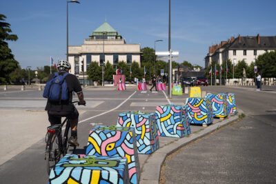 Agrandir l'image 16 sur 16, fenêtre modale